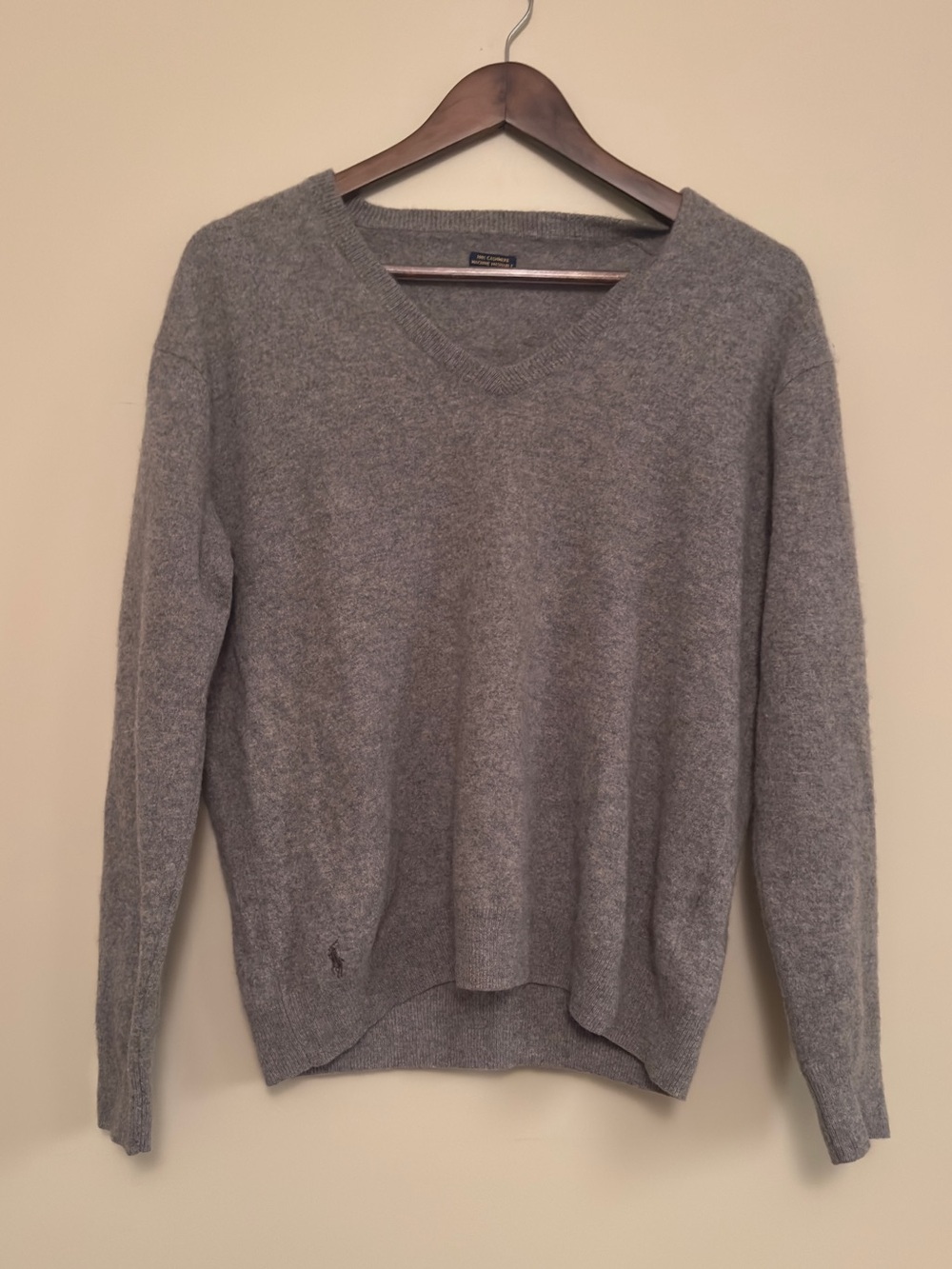 Ralph Lauren 100% Cashmere V-Neck Knit Sweater in Stormy Gray